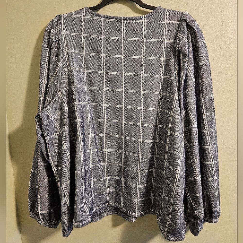 Checkered Top - Picture 4 of 5